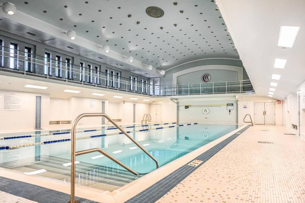Heart Of Dt - Pool & Steam At Playhouse Square 315 Apartment Cleveland Exterior photo