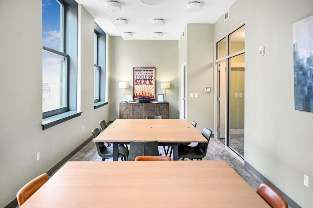 Heart Of Dt - Pool & Steam At Playhouse Square 315 Apartment Cleveland Exterior photo