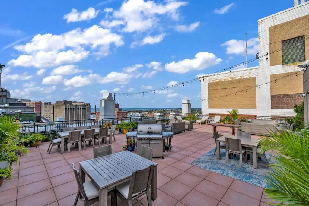 Heart Of Dt - Pool & Steam At Playhouse Square 315 Apartment Cleveland Exterior photo